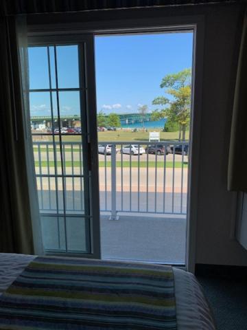 Parkside Inn Bridgeview Маккино Сити Экстерьер фото