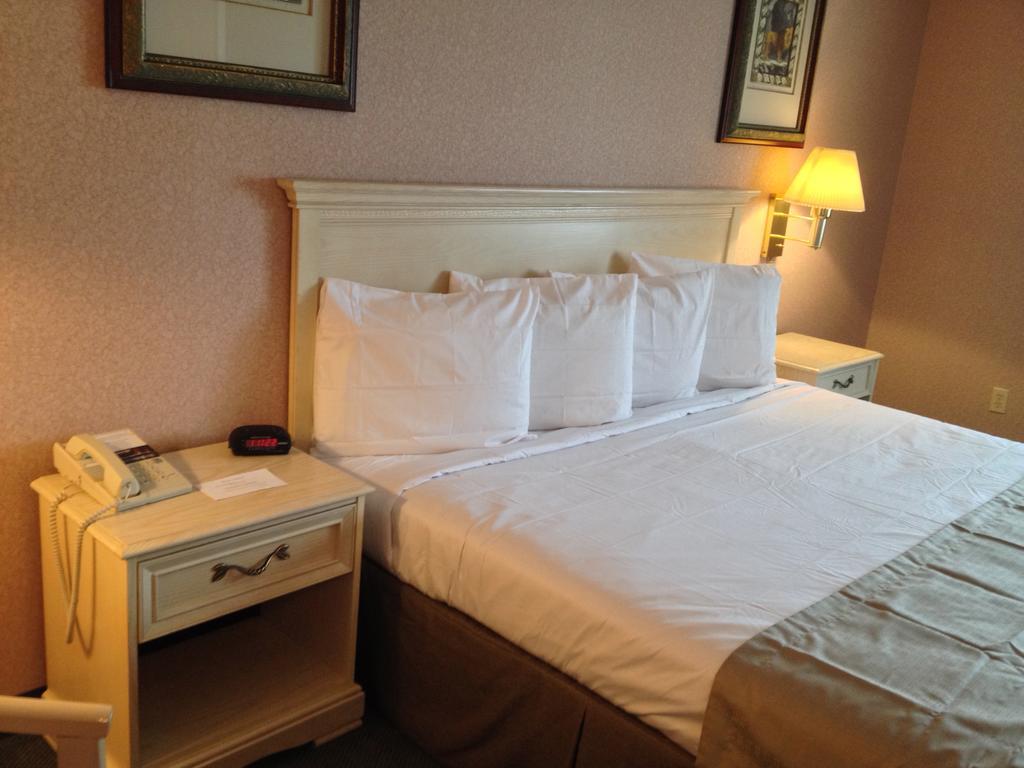 Parkside Inn Bridgeview Маккино Сити Экстерьер фото