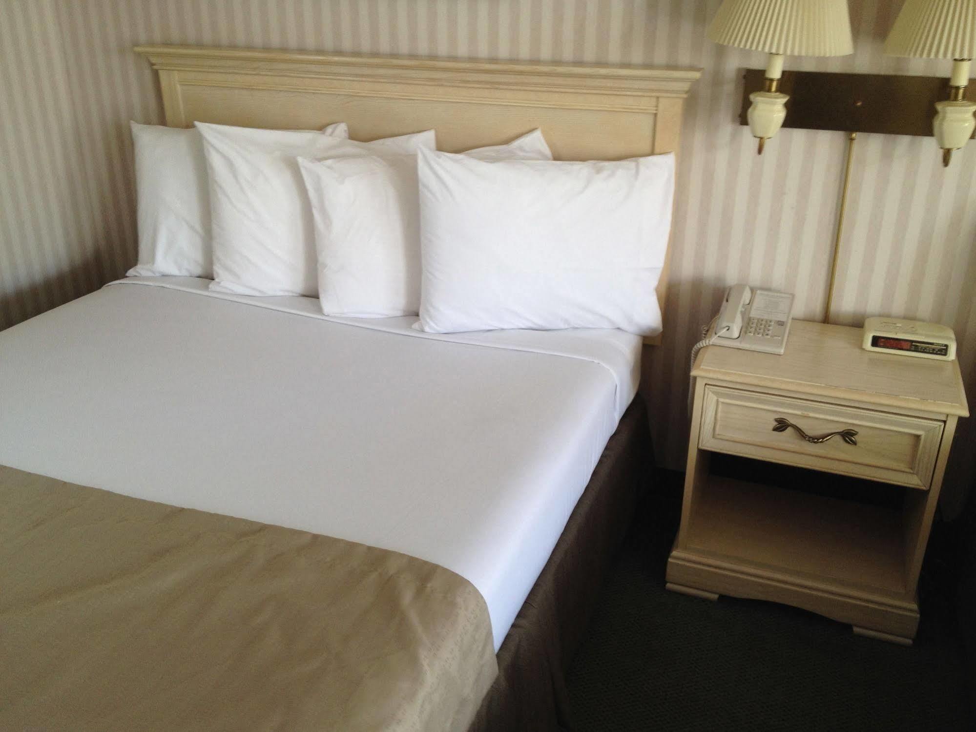 Parkside Inn Bridgeview Маккино Сити Экстерьер фото